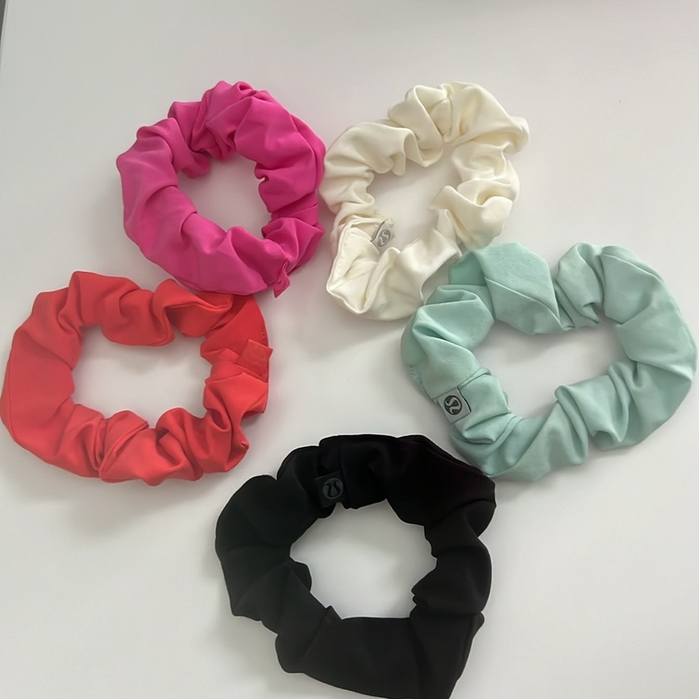 5 Lululemon Uplifting Scrunchies